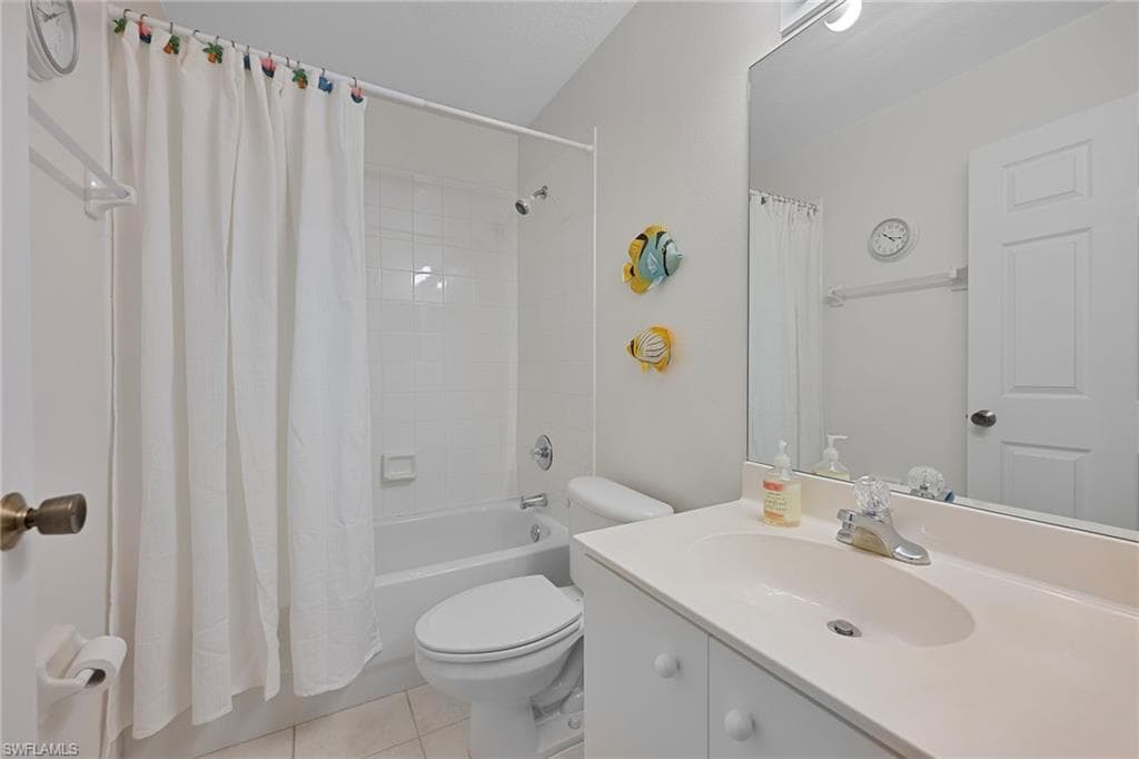 6645 Huntington Lakes CIR # 203, NAPLES FL 34119-9