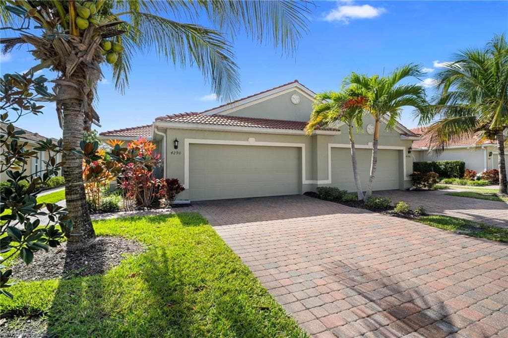 4290 dutchess park RD, FORT MYERS FL 33916-1