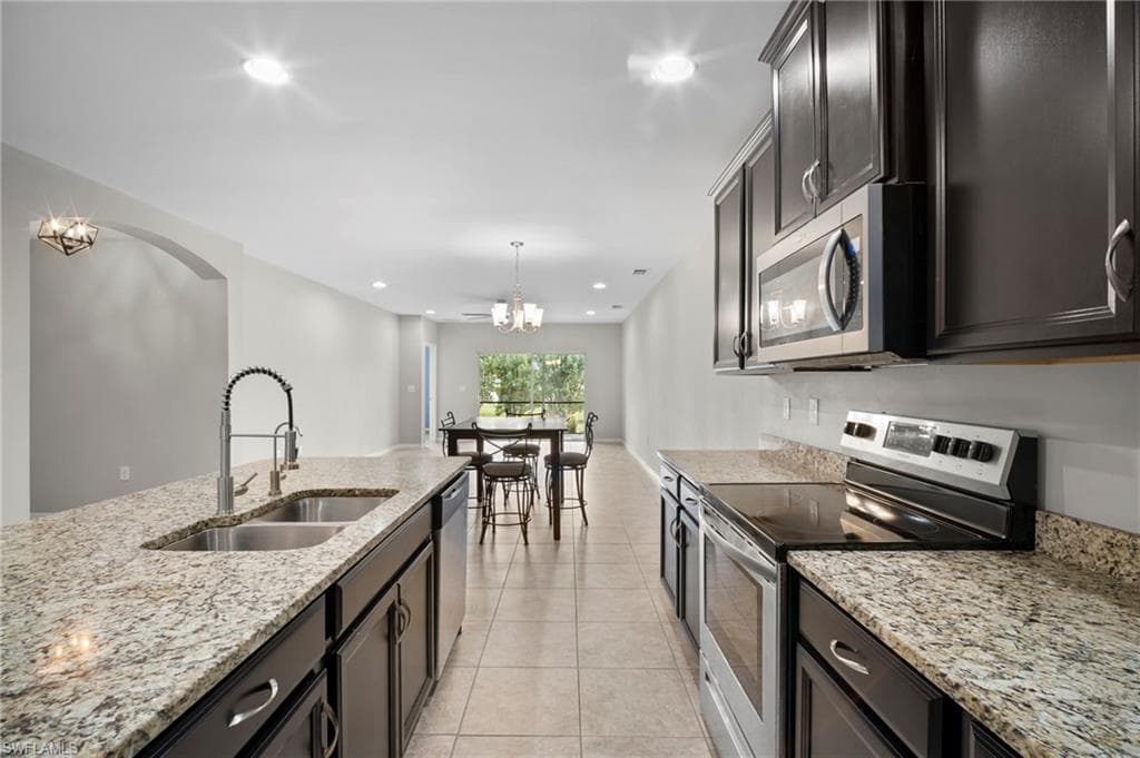 4290 dutchess park RD, FORT MYERS FL 33916-8