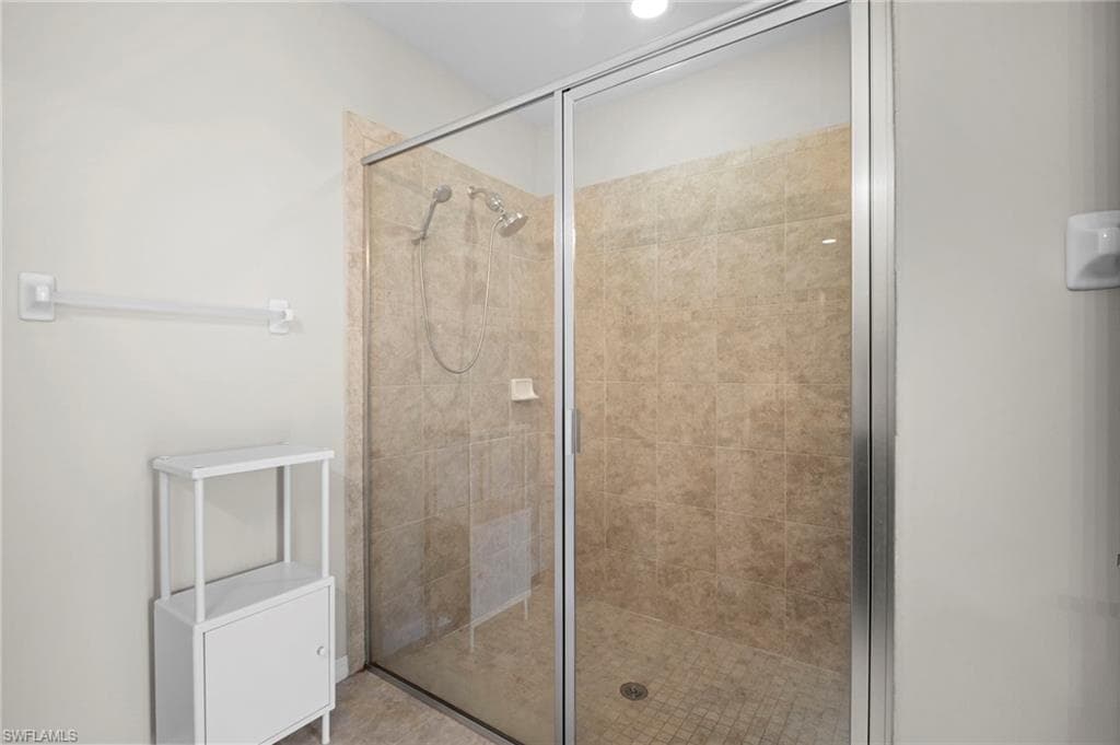 4290 dutchess park RD, FORT MYERS FL 33916-32