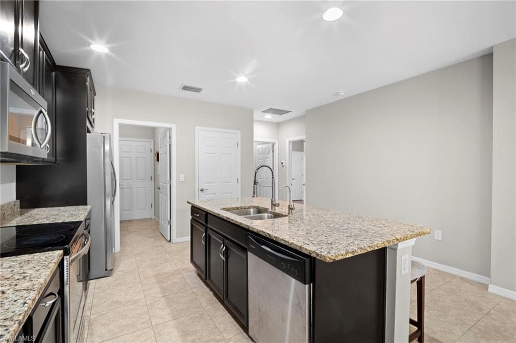 4290 dutchess park RD, FORT MYERS FL 33916-10