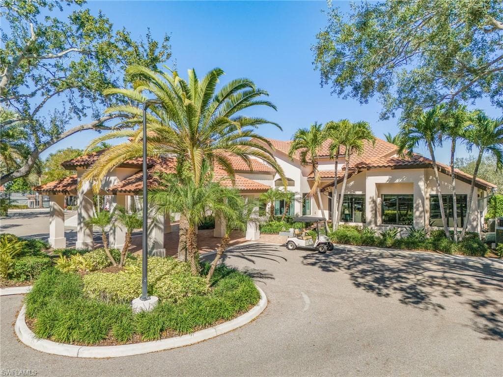 2025 Mission DR, NAPLES FL 34109-47