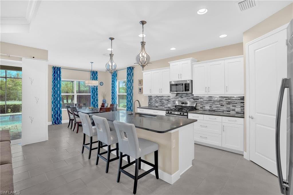 7530 Cypress Walk DR, FORT MYERS FL 33966-12