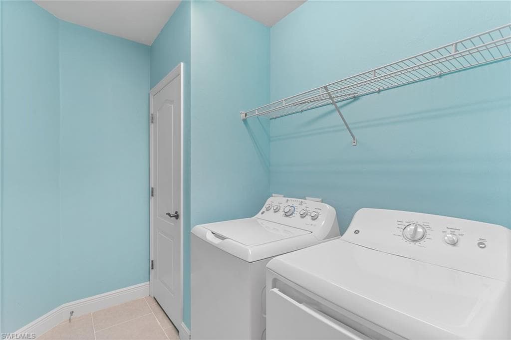 2343 Sheen LN # 401, NAPLES FL 34120-17