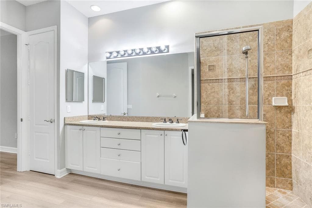 6031 Jonathans Bay CIR # 302, FORT MYERS FL 33908-15