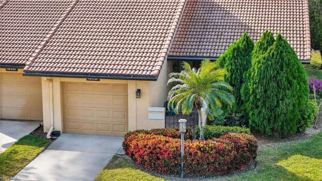 5365 Governors DR, FORT MYERS FL 33907-22