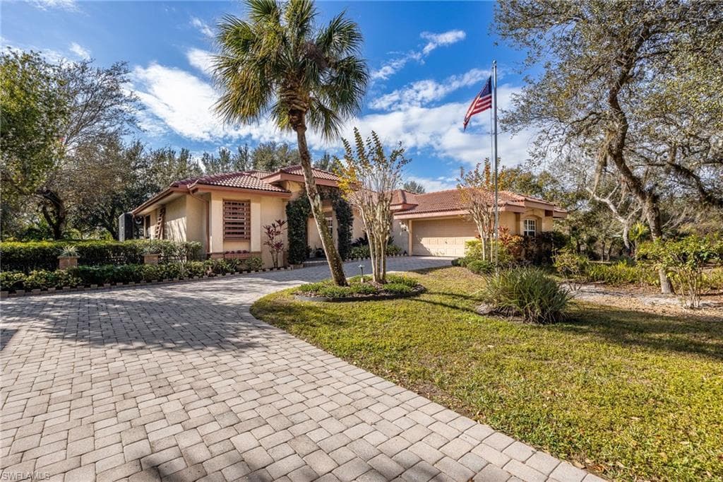 22912 Dayflower LN, ALVA FL 33920-2