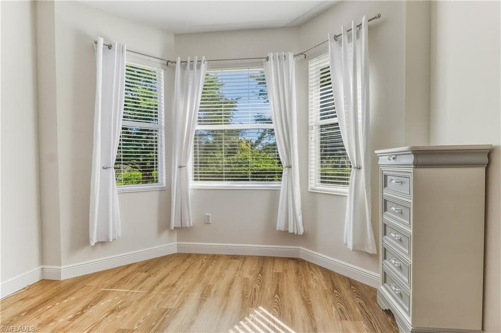 8622 Sumner AVE, FORT MYERS FL 33908-19