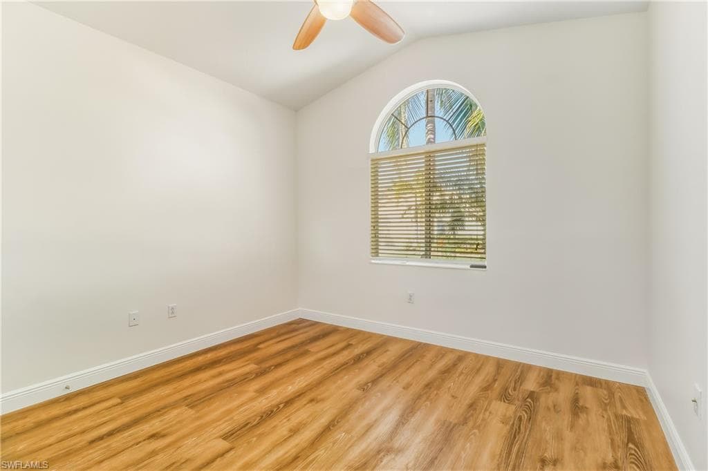 8622 Sumner AVE, FORT MYERS FL 33908-32