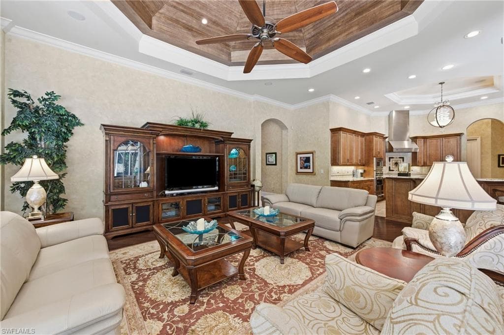 4415 Club Estates DR-15