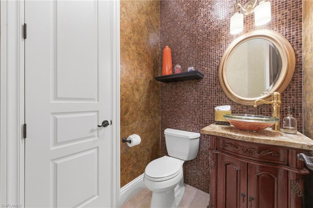 4415 Club Estates DR-25