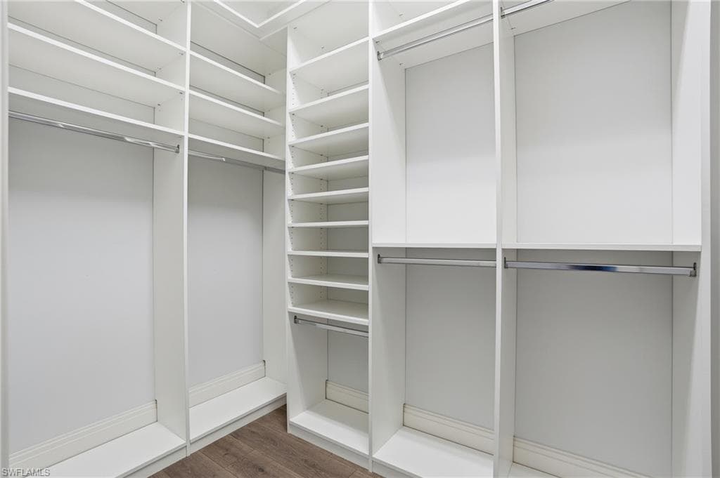 21490 Strada Nuova CIR # 307, ESTERO FL 33928-26