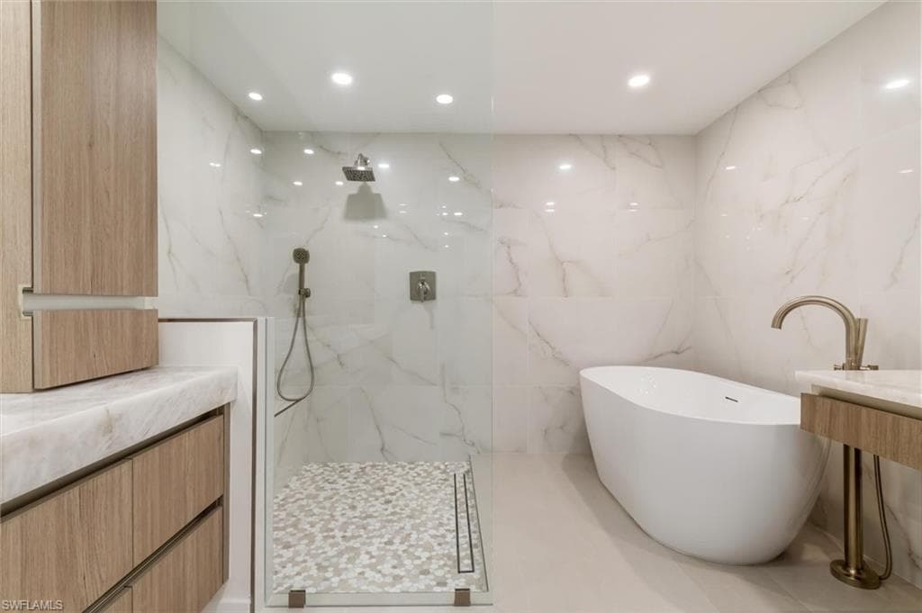 980 Cape Marco DR # 1705, MARCO ISLAND FL 34145-22