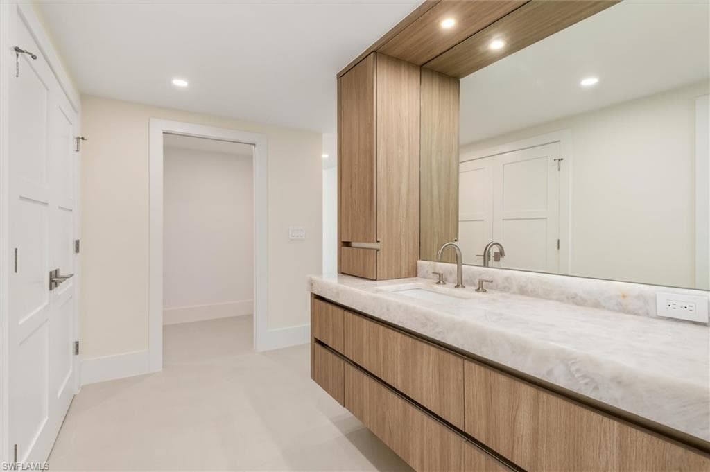 980 Cape Marco DR # 1705, MARCO ISLAND FL 34145-25