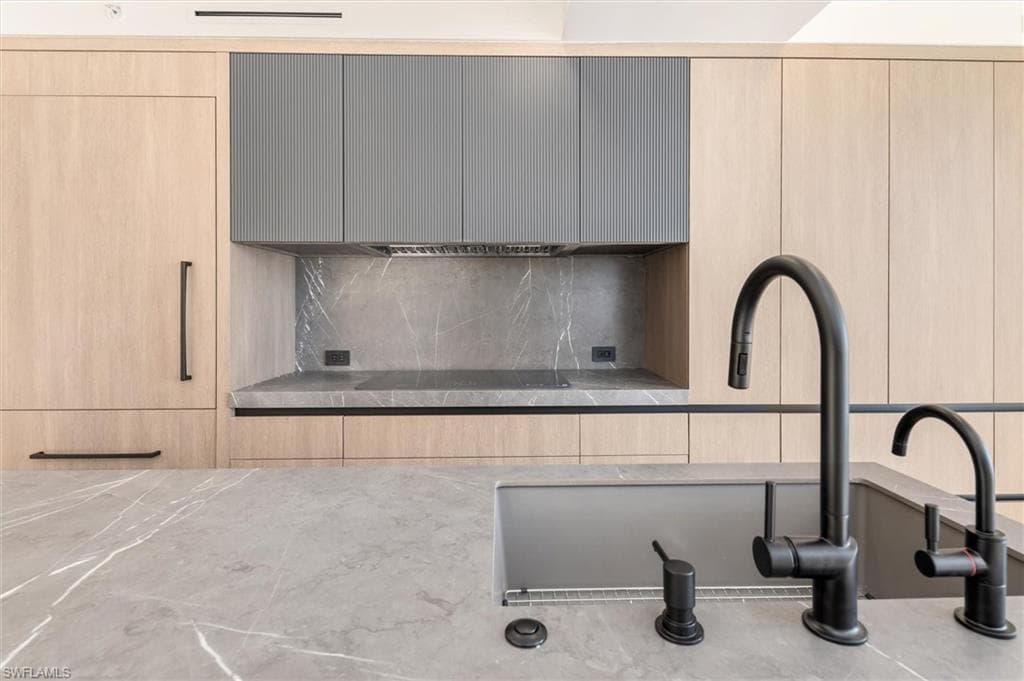 980 Cape Marco DR # 1705, MARCO ISLAND FL 34145-10