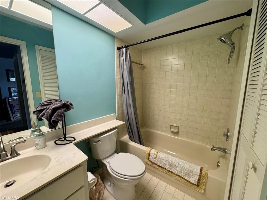 501 Lake Louise CIR # 203, NAPLES FL 34110-13