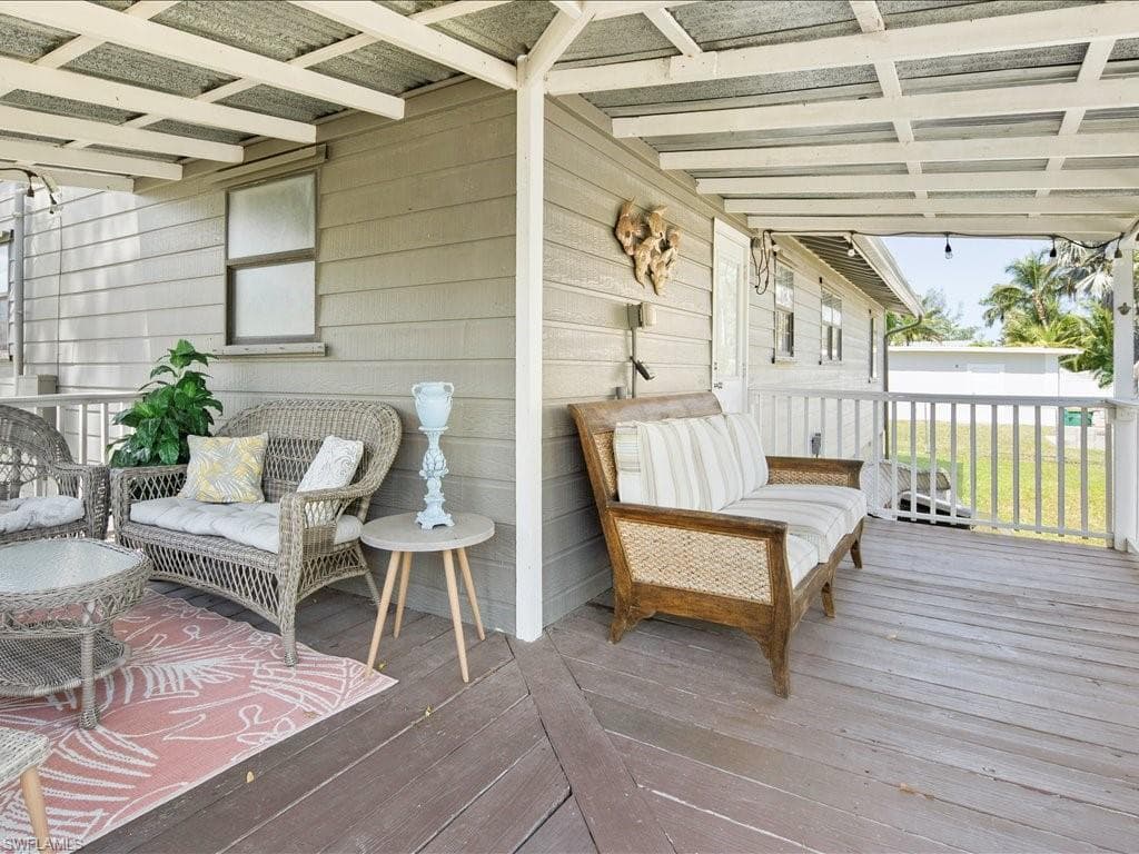 2469 Florida AVE, NAPLES FL 34112-24