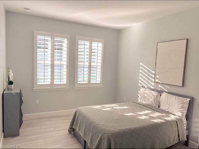 2038 Grove DR, NAPLES FL 34120-12