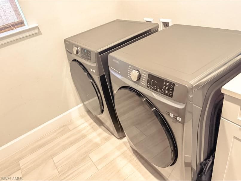 2038 Grove DR, NAPLES FL 34120-9