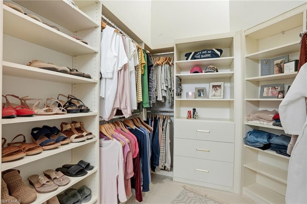 5435 Worthington LN # 204, NAPLES FL 34110-33