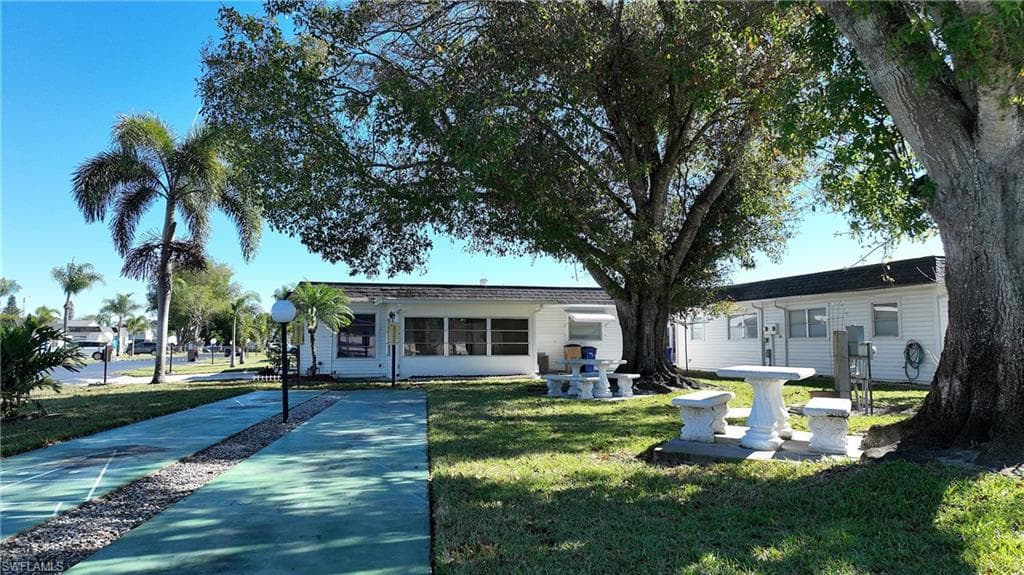 13 Hamlin CT, LEHIGH ACRES FL 33936-22