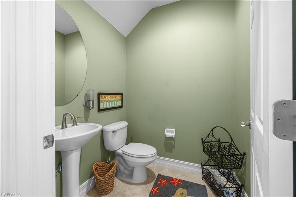 8250 Sumner AVE, FORT MYERS FL 33908-15