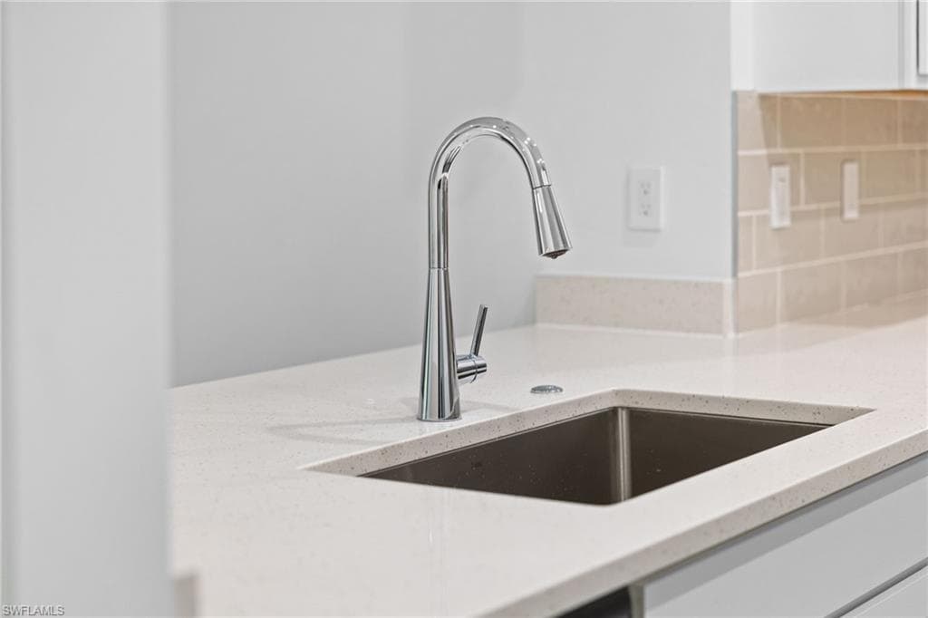 13016 Georges Cay PL-35