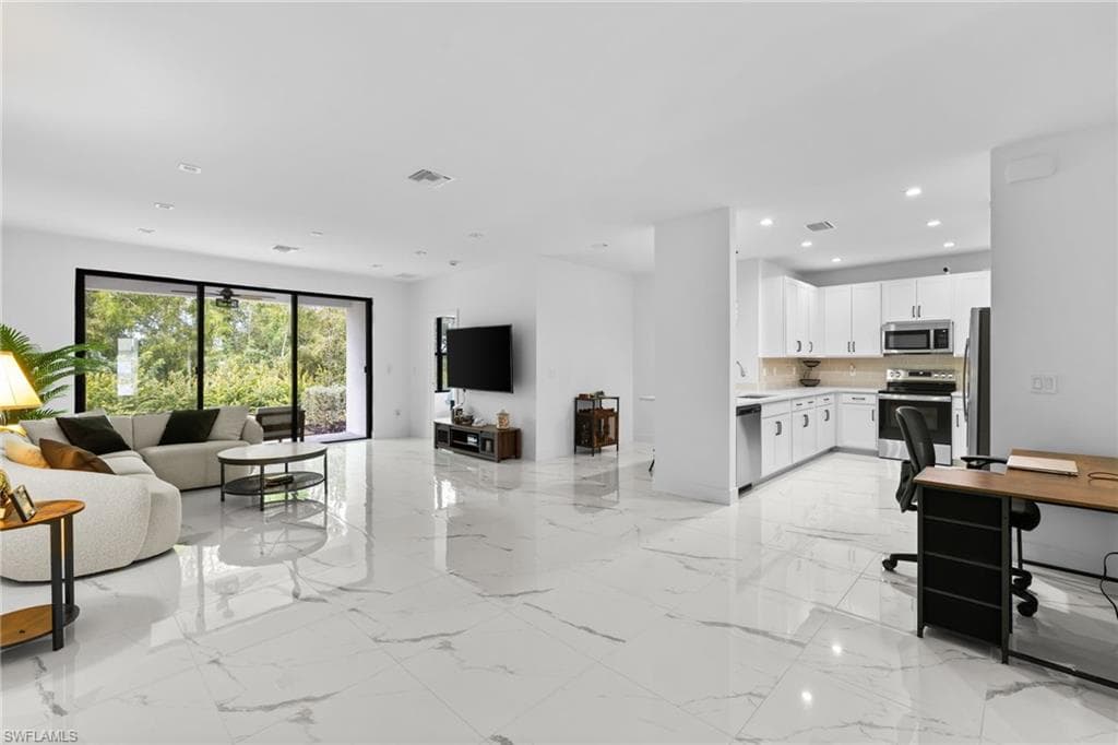 13016 Georges Cay PL-4
