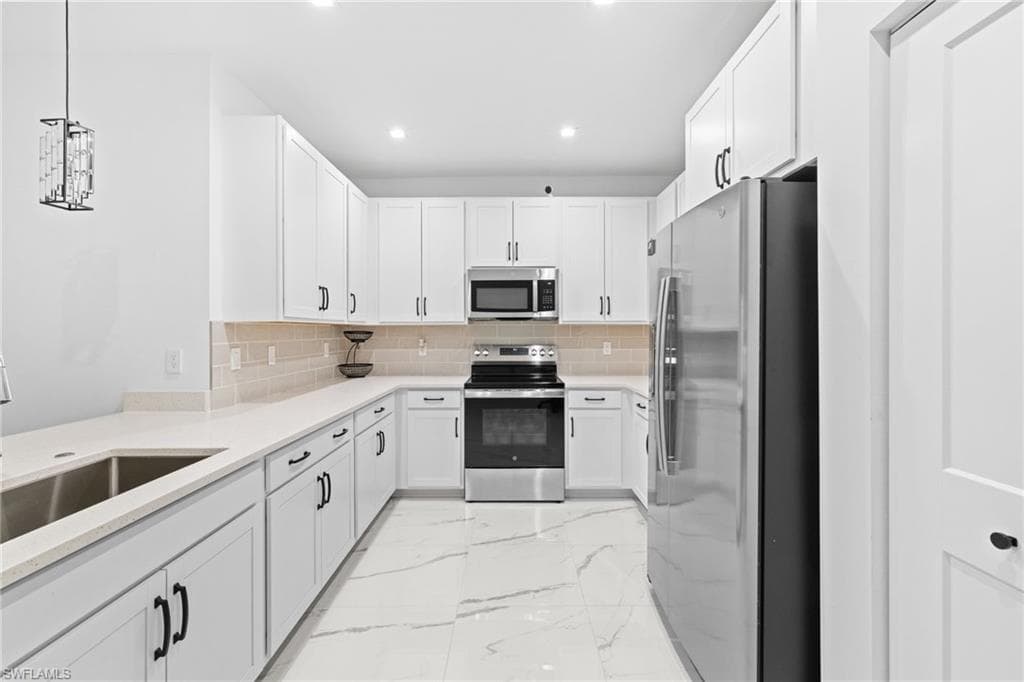 13016 Georges Cay PL-9