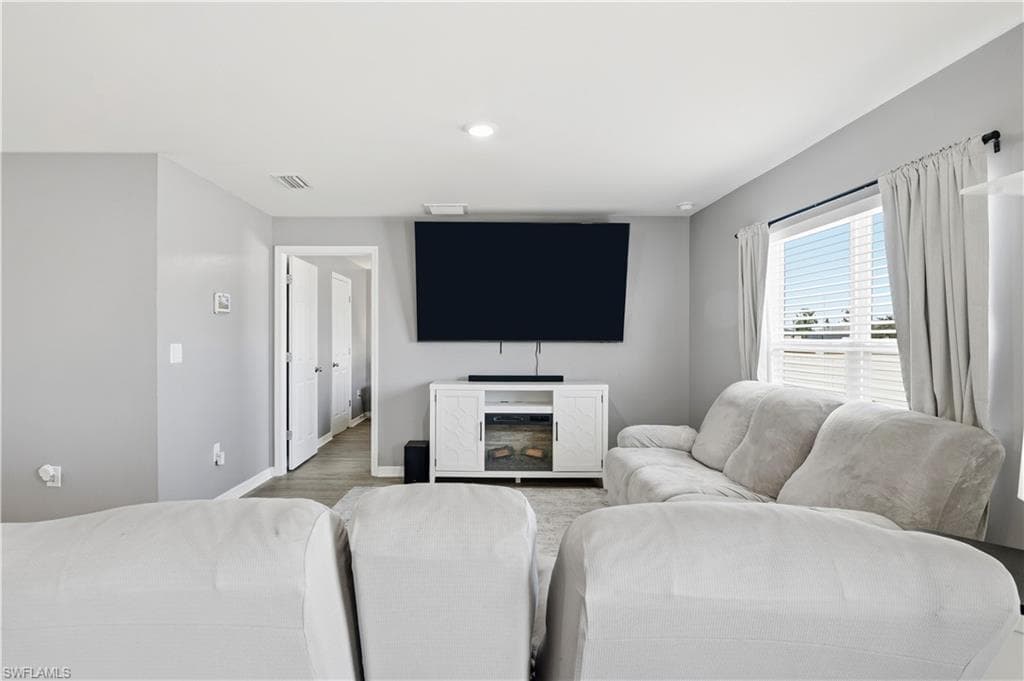 3919 NE 17th AVE, CAPE CORAL FL 33909-5