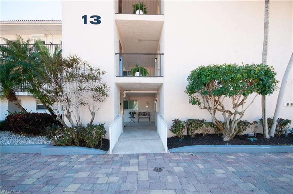 13 High Point CIR N 203-32
