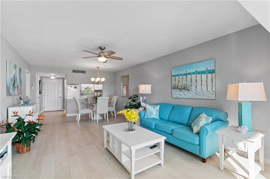 13 High Point CIR N 203-7