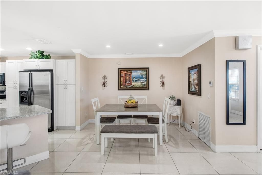 15 Maryland RD, LEHIGH ACRES FL 33936-6