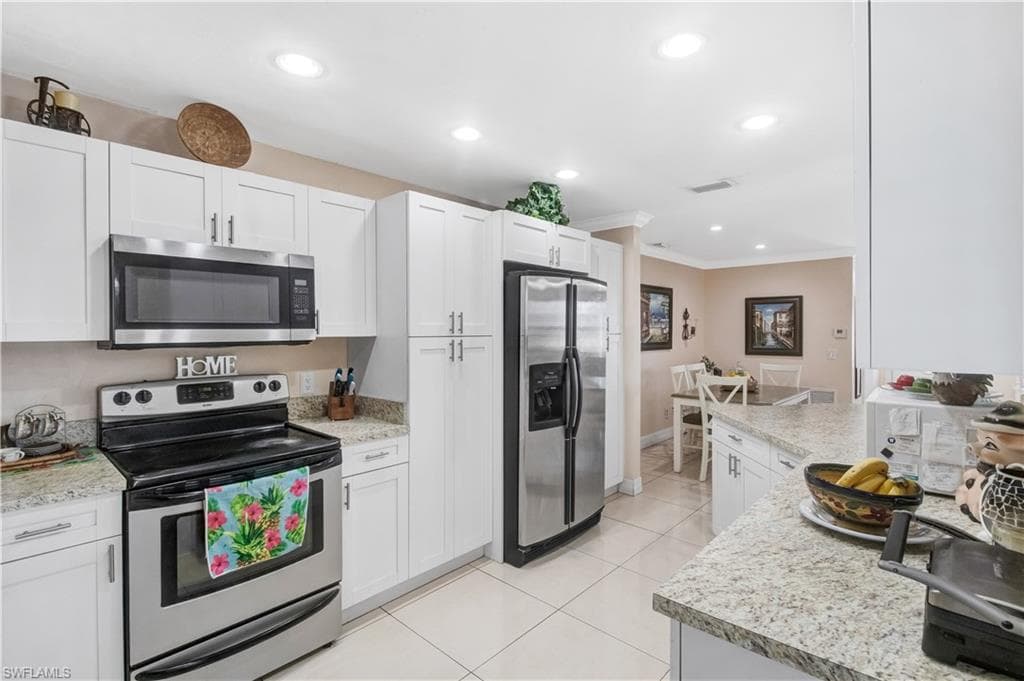 15 Maryland RD, LEHIGH ACRES FL 33936-10