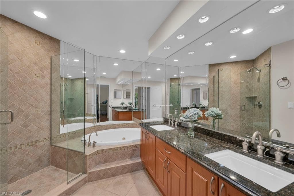 3951 Windward Passage CIR # 202, BONITA SPRINGS FL 34134-9