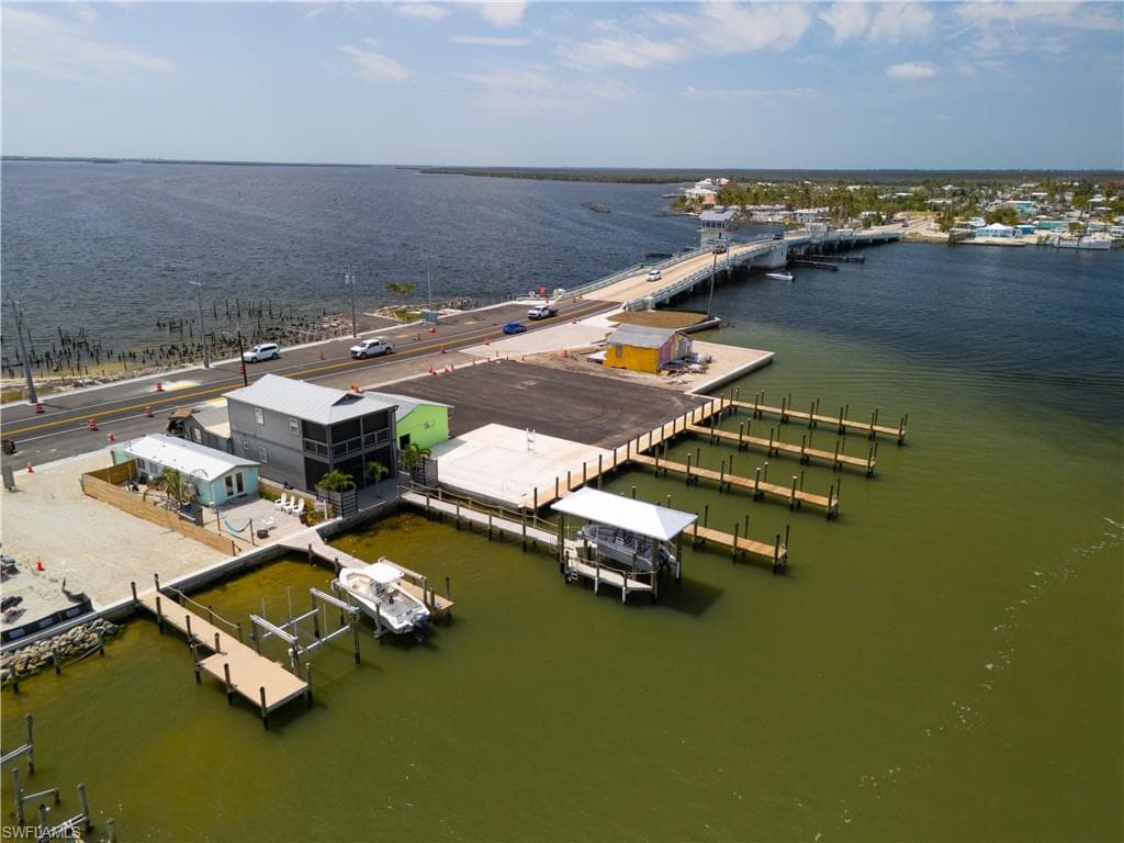 5500 Stringfellow RD, OTHER FL 33956-21