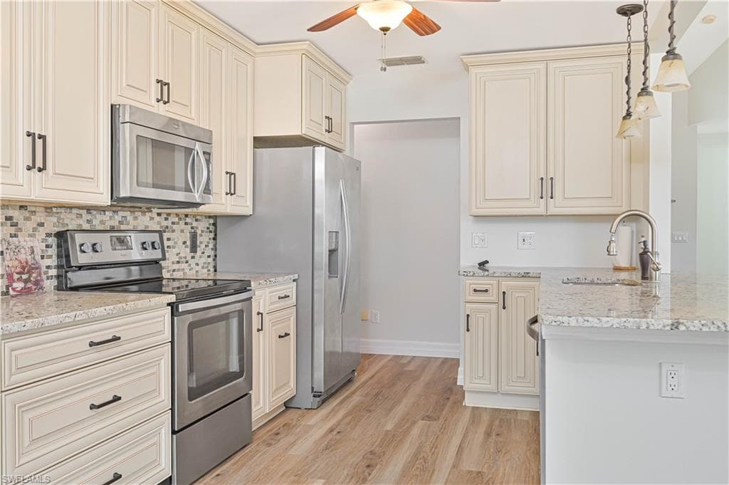 9201 Marigold CT, FORT MYERS FL 33919-16