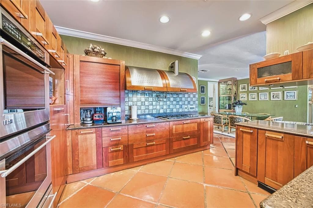 130 Montrose DR-16