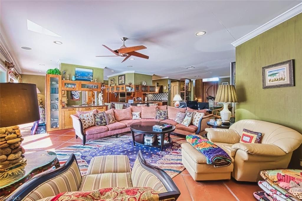 130 Montrose DR-11