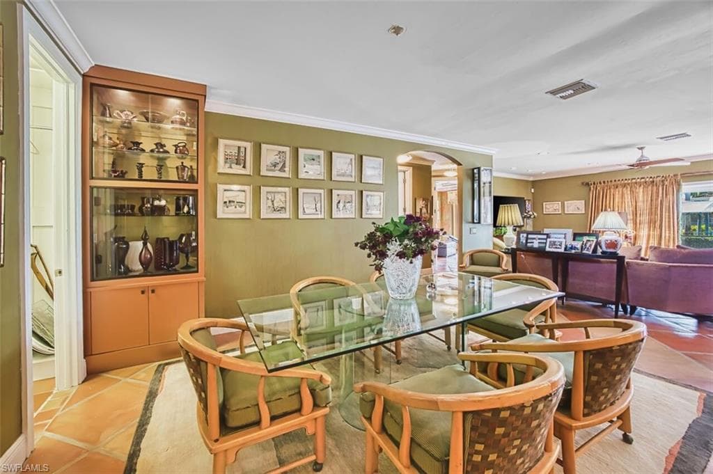 130 Montrose DR-8