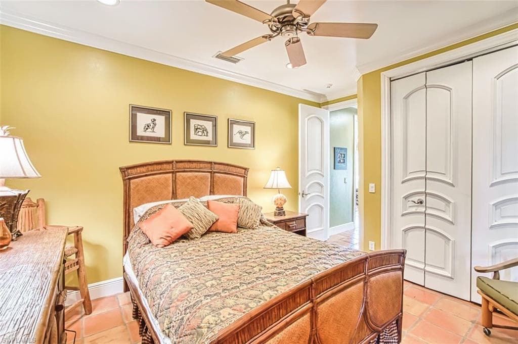 130 Montrose DR-33