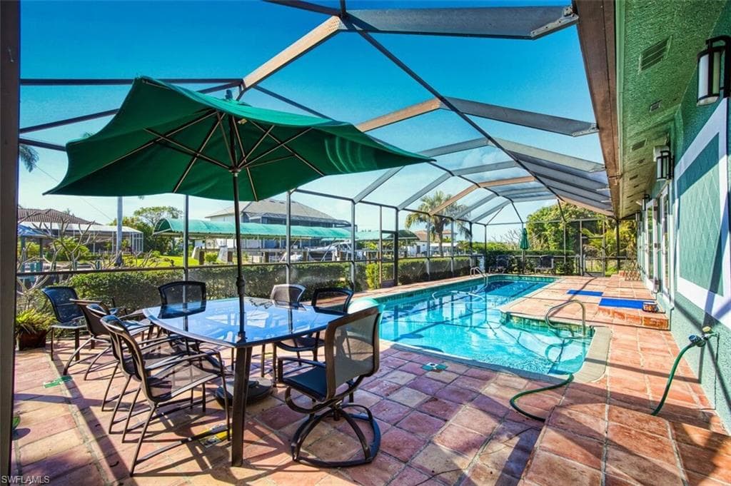 130 Montrose DR-37
