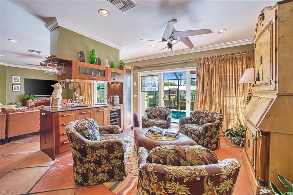 130 Montrose DR-13