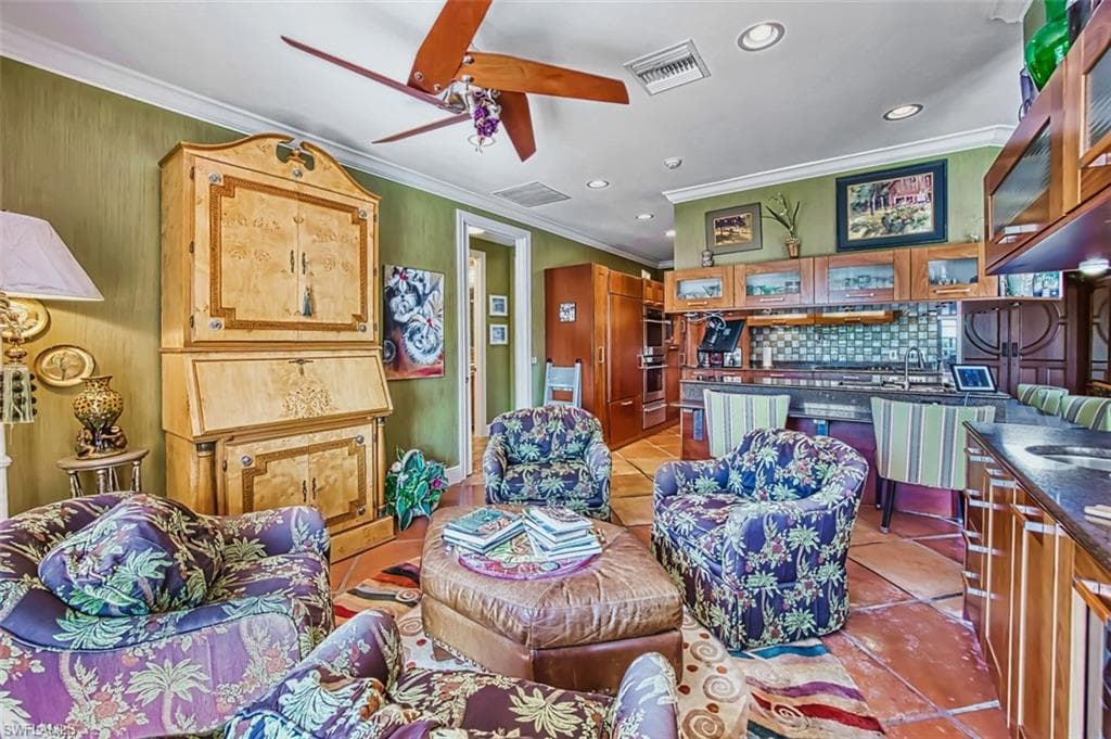 130 Montrose DR-14