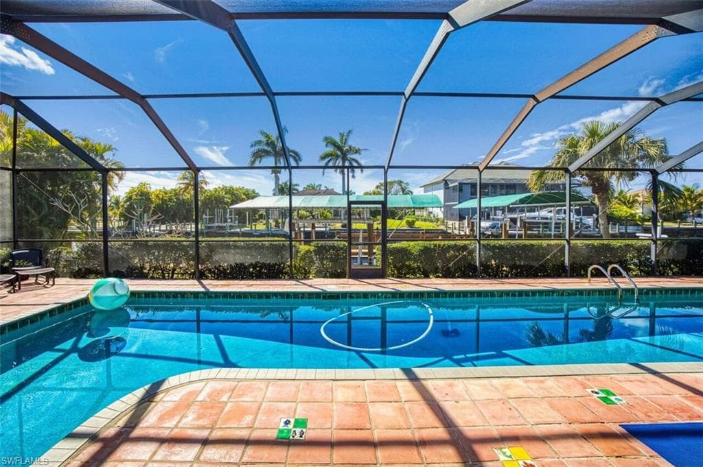 130 Montrose DR-34