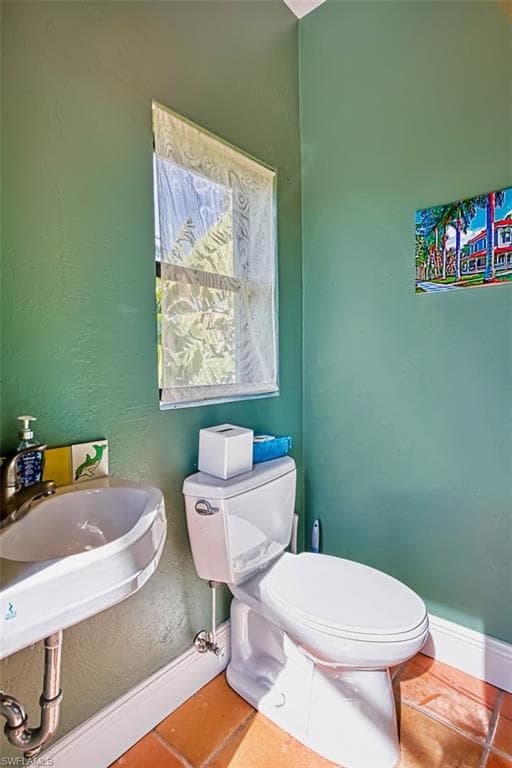 130 Montrose DR-38