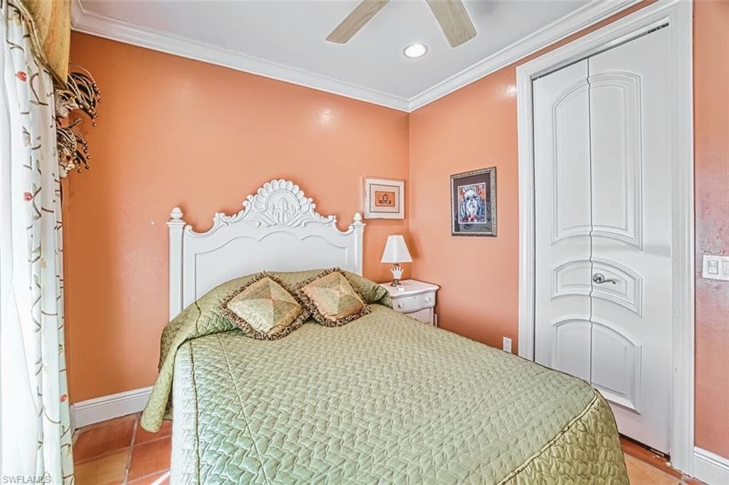 130 Montrose DR-28