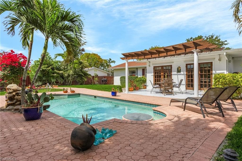 27553 Playa Del Rey LN, BONITA SPRINGS FL 34135-2