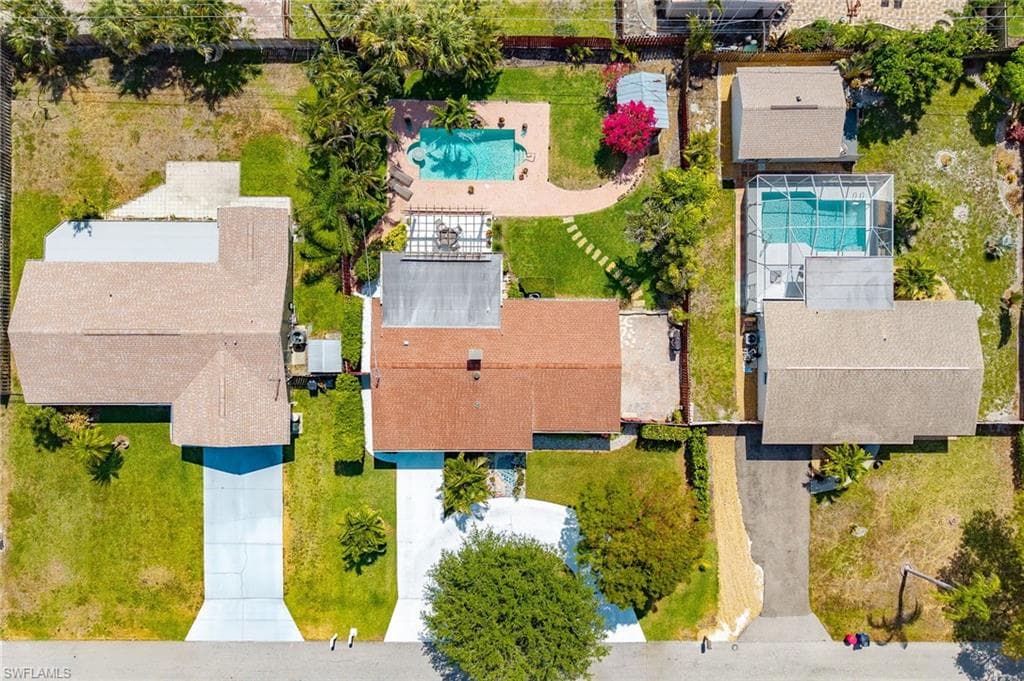 27553 Playa Del Rey LN, BONITA SPRINGS FL 34135-36