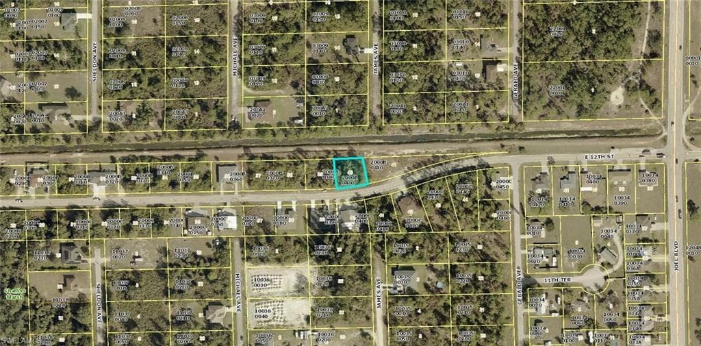2031/2033 E 12th ST, LEHIGH ACRES FL 33972-1